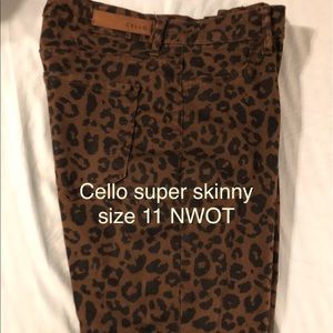Super skinny leopard jeans size 11